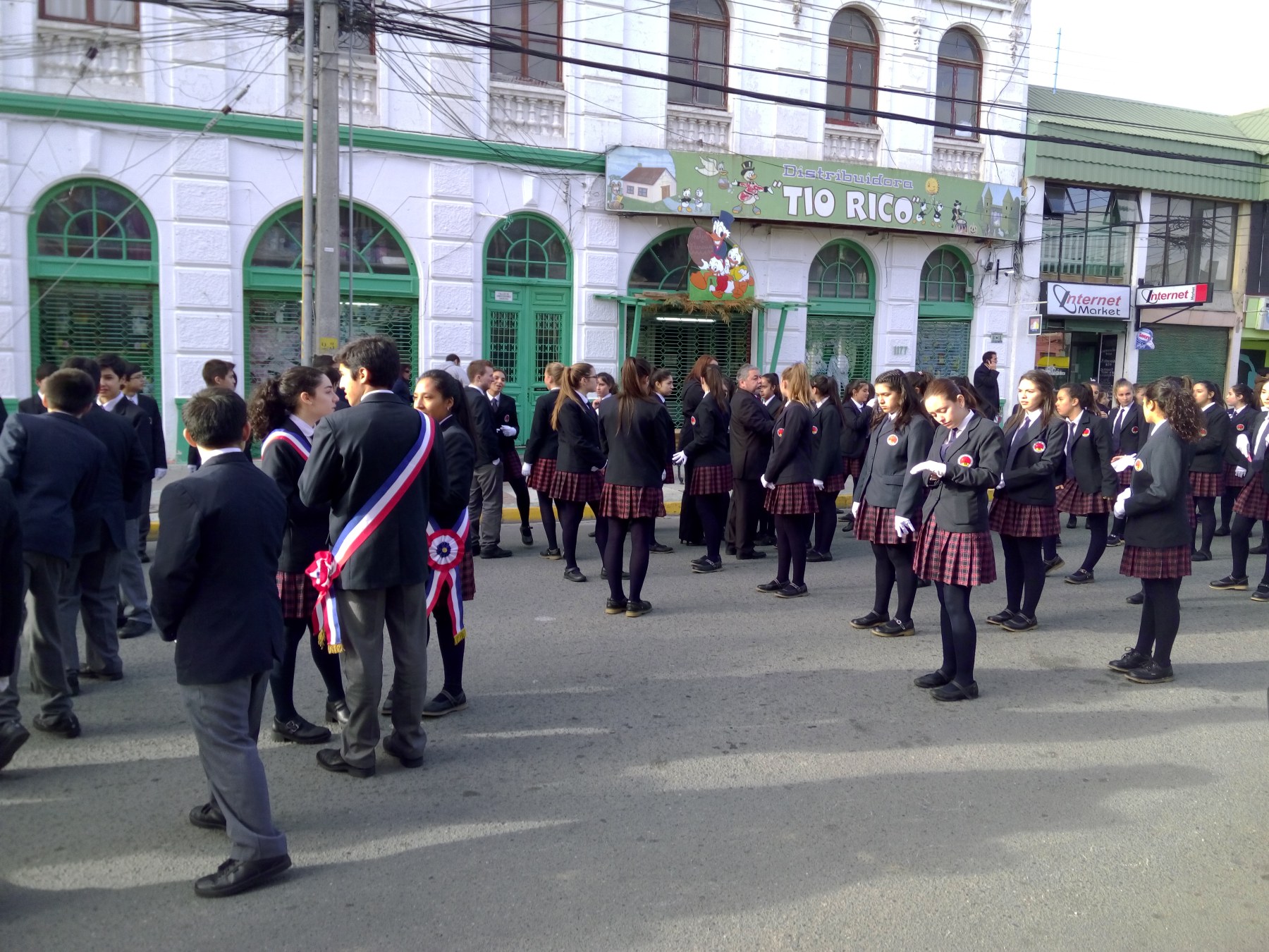 Élève en uniforme à Iquique, Chili