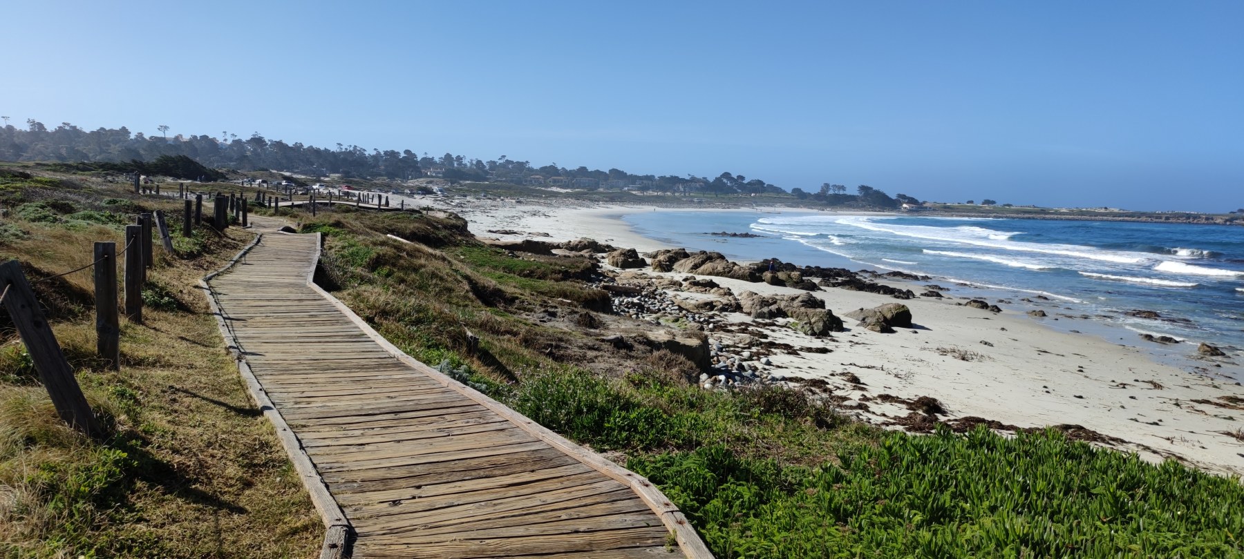 Sentier en bois à Big Sur, Californie
