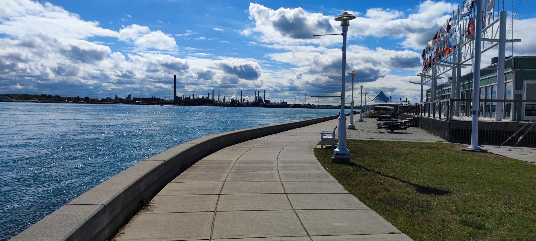 Promenade du quai de Detroit