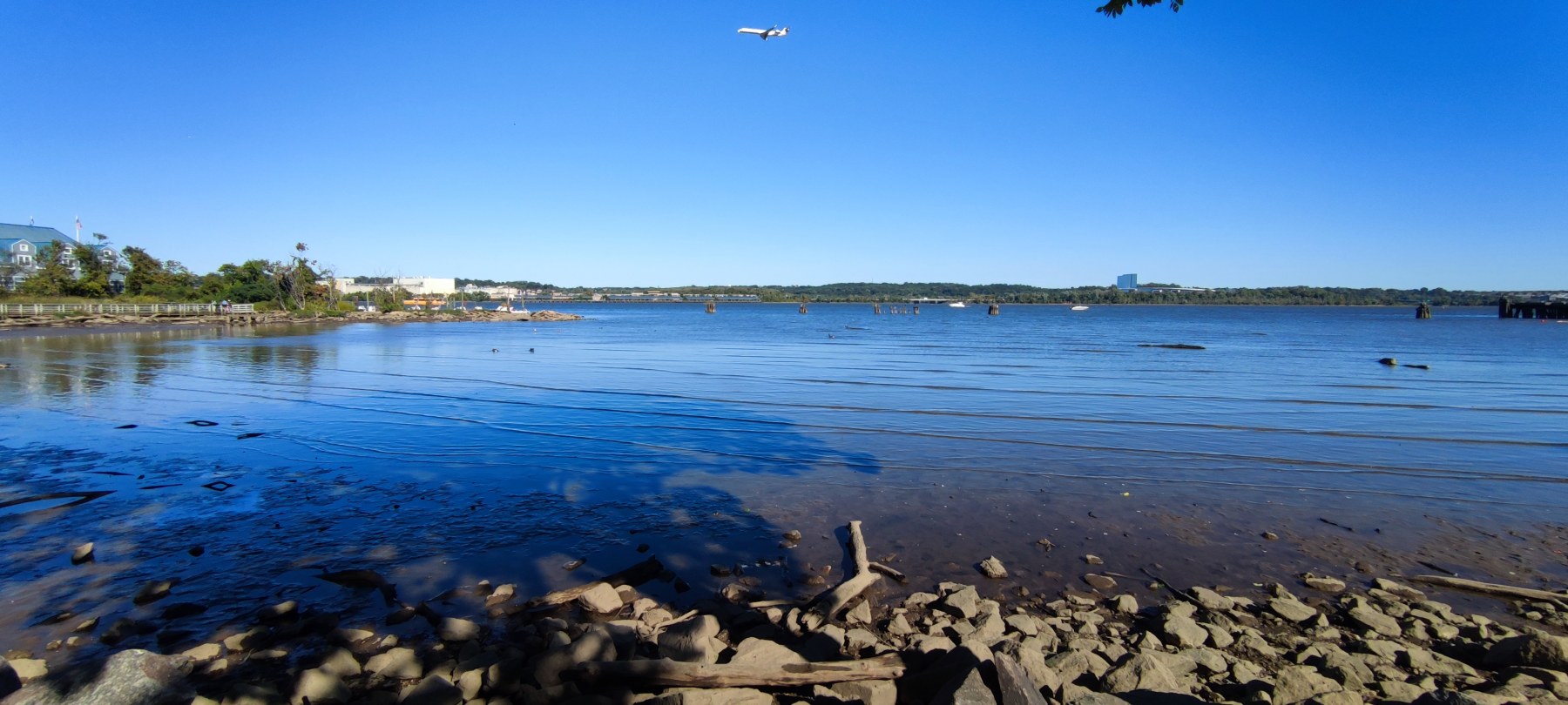 Aéroport de Washington-Dulles, vue depuis le rivage