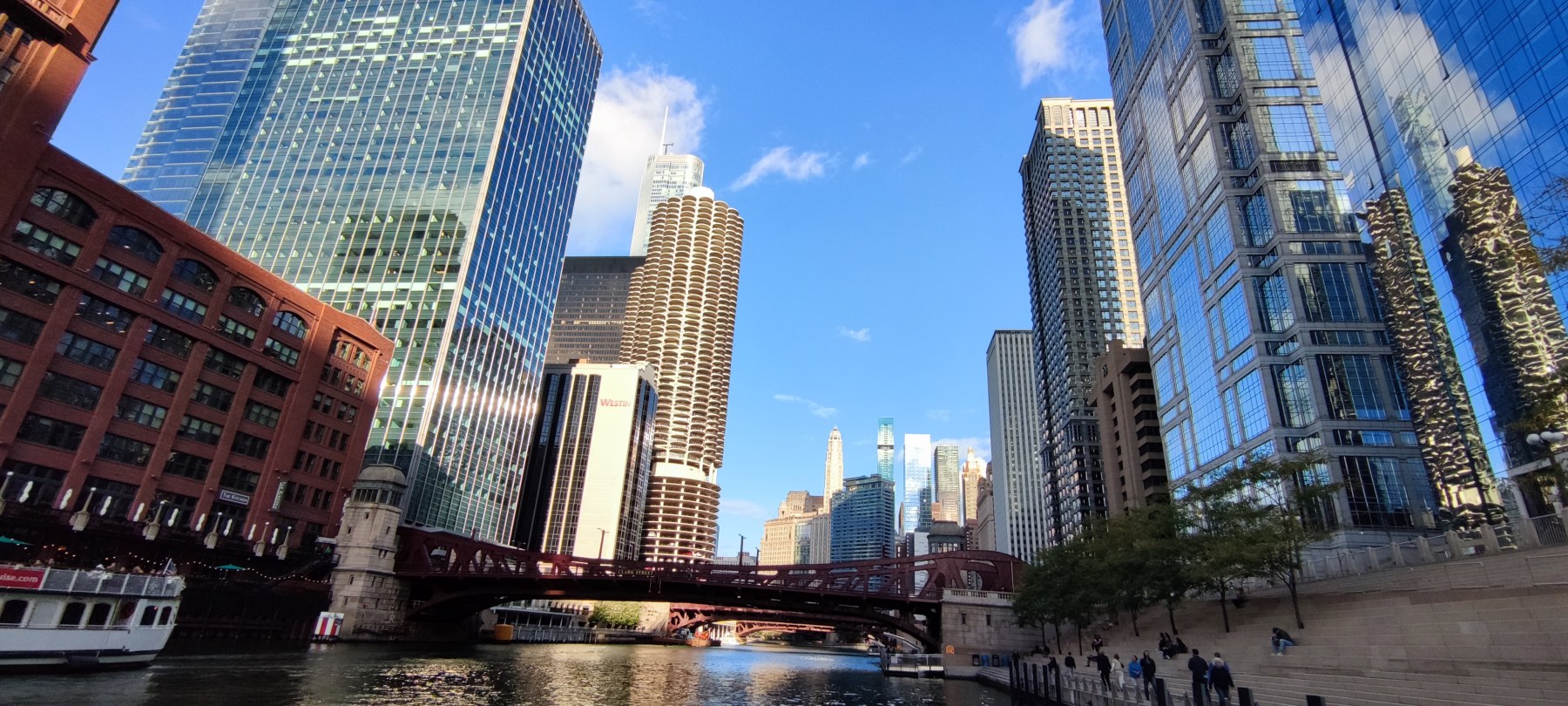 Chicago, Illinois, USA - Pont rouge sur le canal