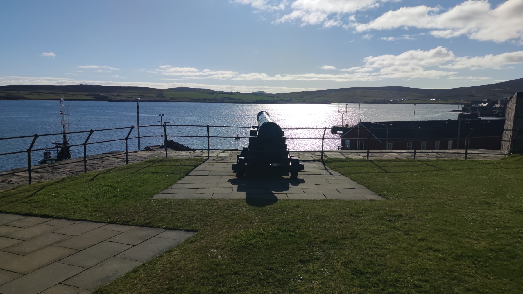Canon au Fort George, Skye