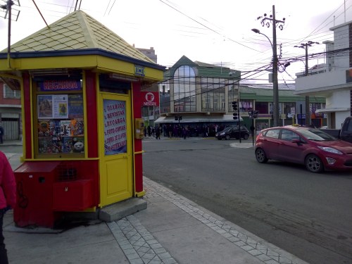 Kiosque coloré à Puerto Varas Kiosque coloré à Puerto Varas