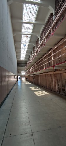 Couloir des cellules d'Alcatraz