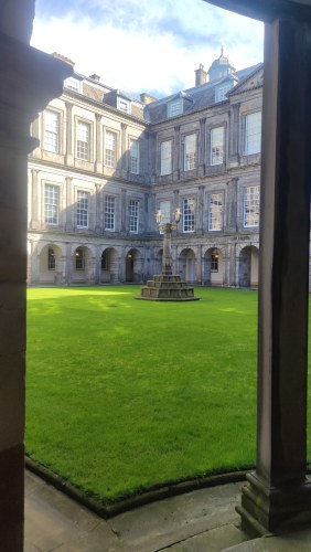 Cour intérieure de Holyroodhouse, Édimbourg