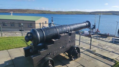 Canon à Fort George, Skye