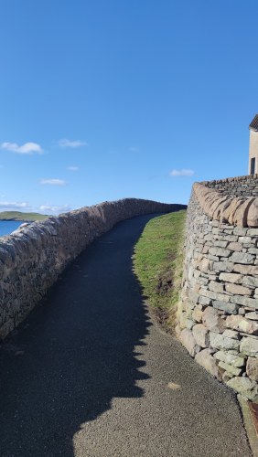 Route côtière à Stornoway, Écosse
