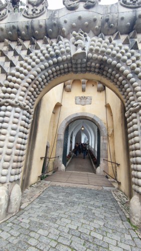 Portugal : Porte du château de Sintra Portugal : Porte du château de Sintra